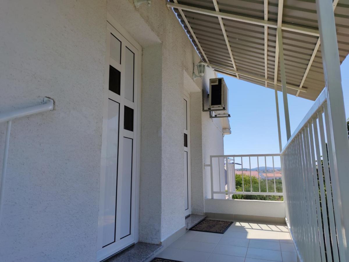 Apartments Vodice Srima Luaran gambar