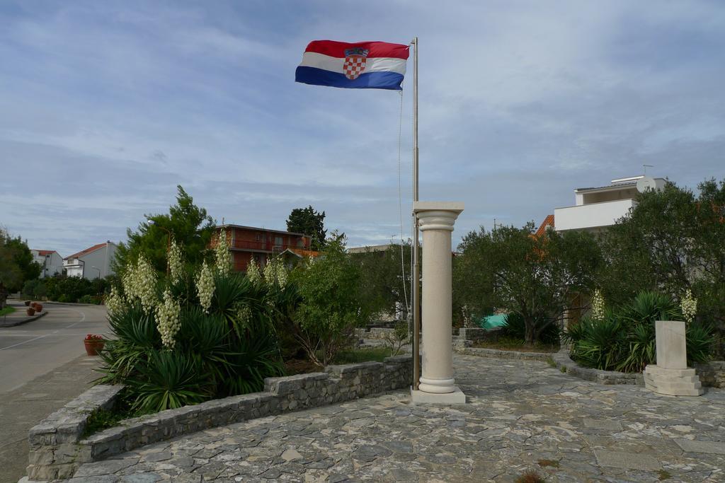 Apartments Vodice Srima Bilik gambar