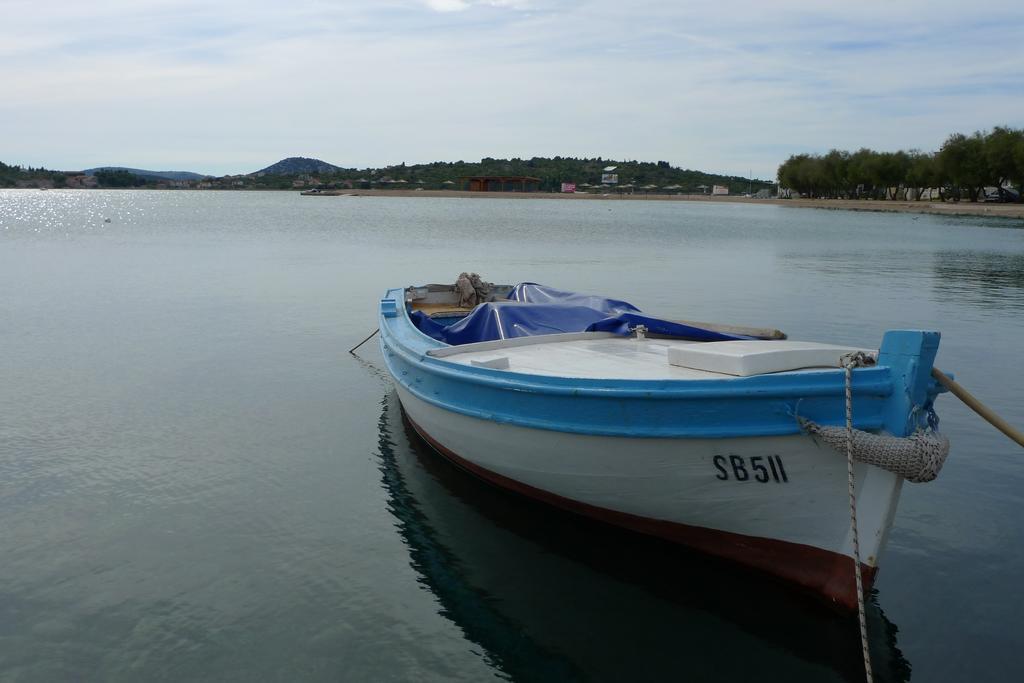 Apartments Vodice Srima Bilik gambar