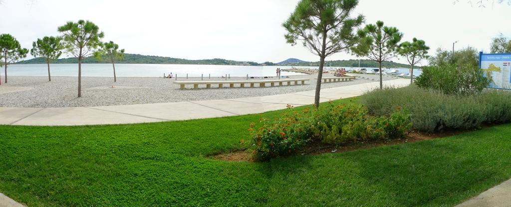 Apartments Vodice Srima Bilik gambar