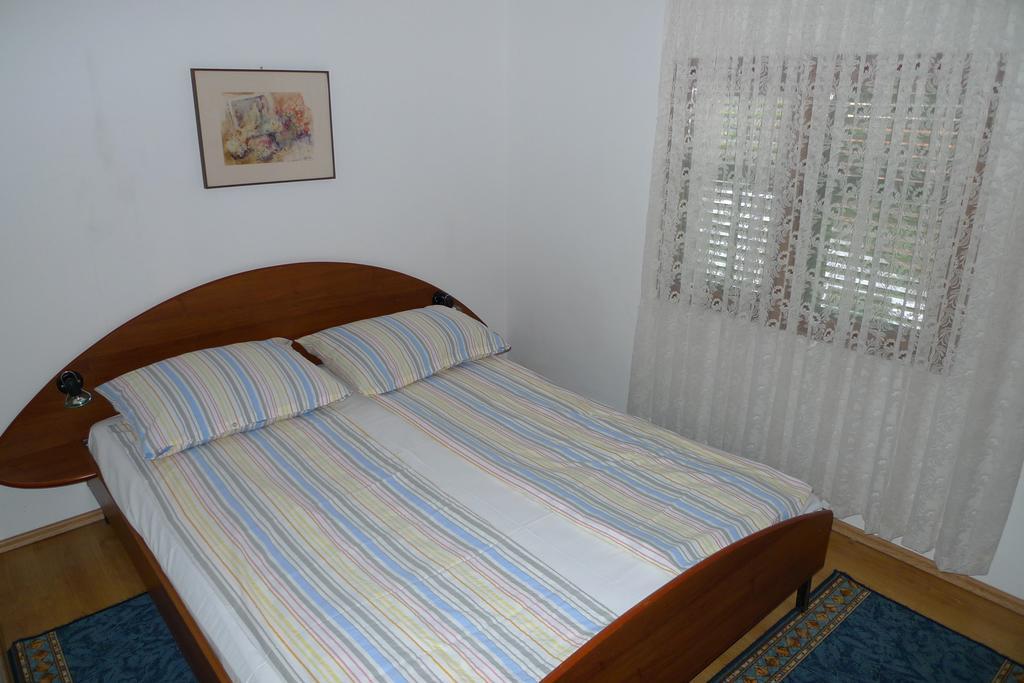 Apartments Vodice Srima Bilik gambar